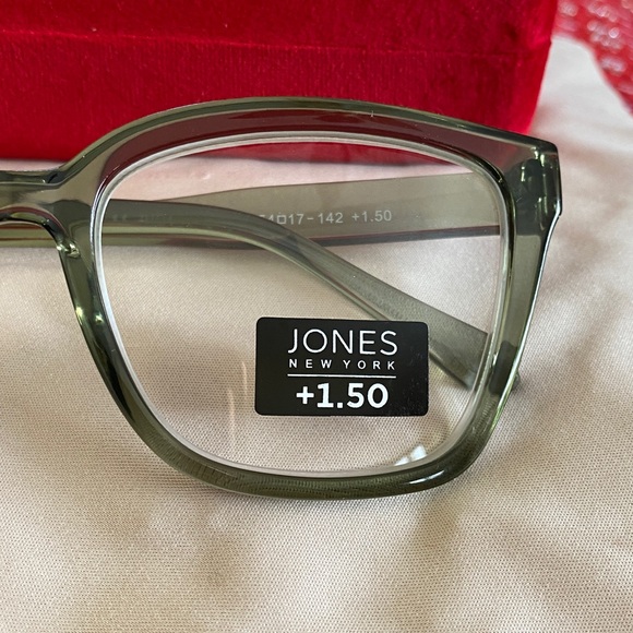 Jones New York Oversized Exaggerated CatEye Clear Green Frames Readers +1.5 NWT main image 12